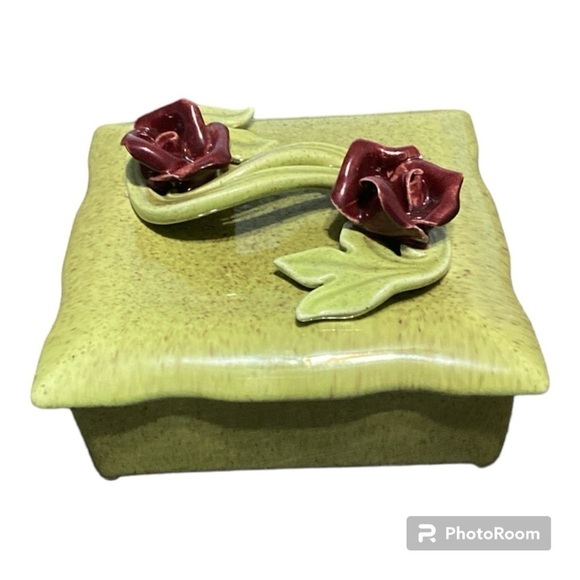 Vintage green and rose hand made hand painted jewelry or trinket box - Picture 1 of 11